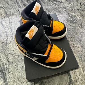 Air Jordan 1 Retro High OG Toddler Taxi Shoes size 5C
